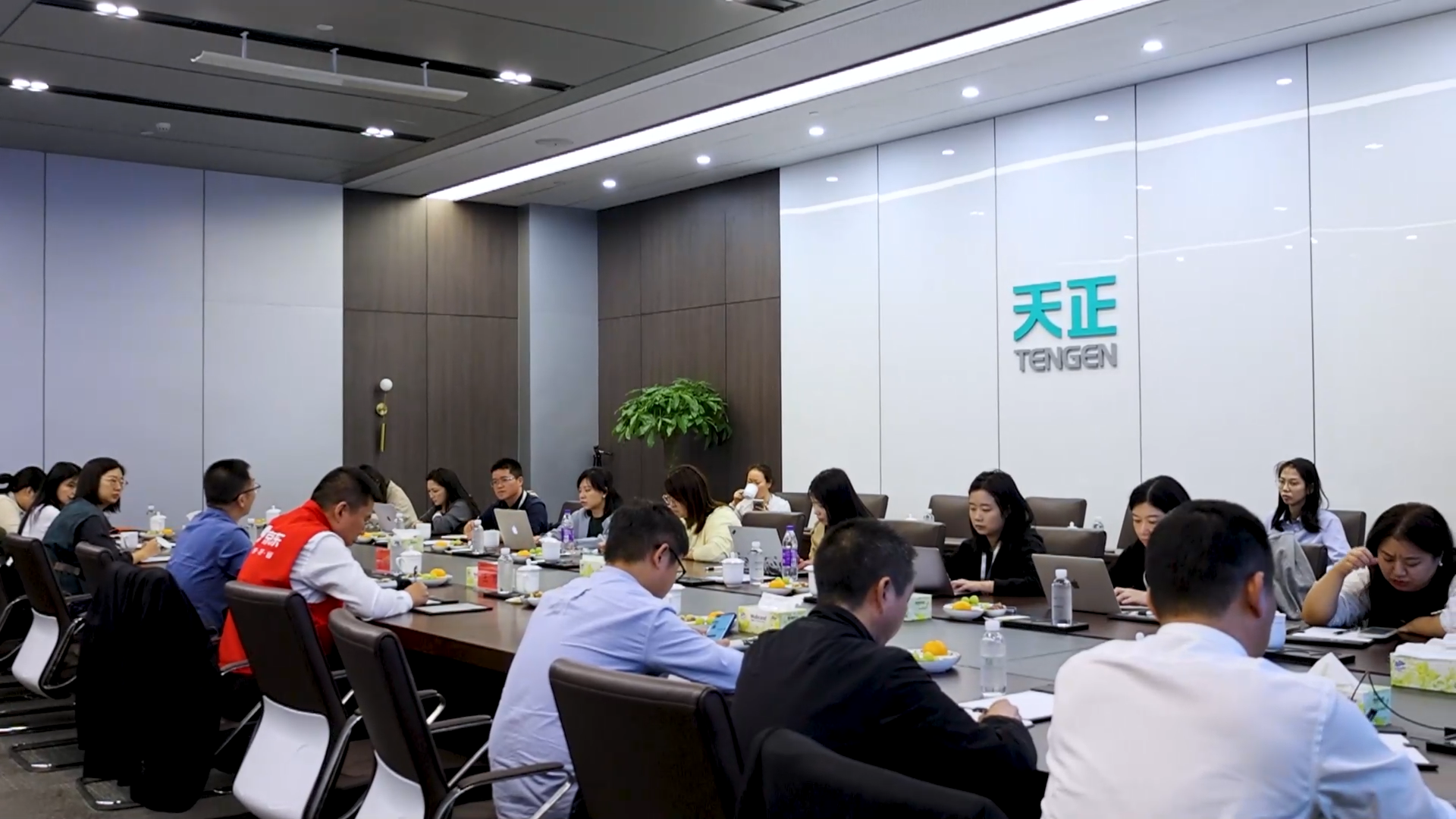京东工业走进利来w66国际官方旗舰厅网页版，探访产业数智化之路！
